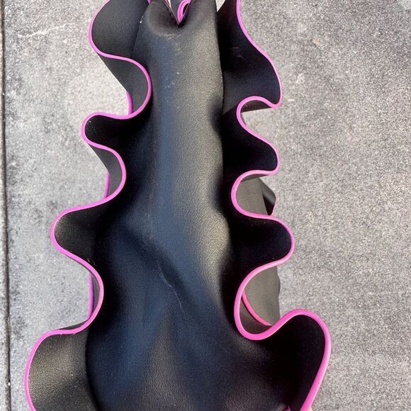 Just fab black vinyl ruffled handbag - Picture 5 of 10